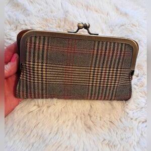 Unbranded kisslock wallet NWOT